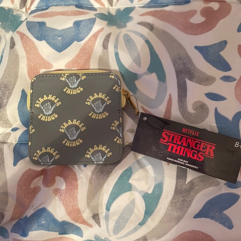 ❤️3/$25❤️ NWT Stranger Things coin bag